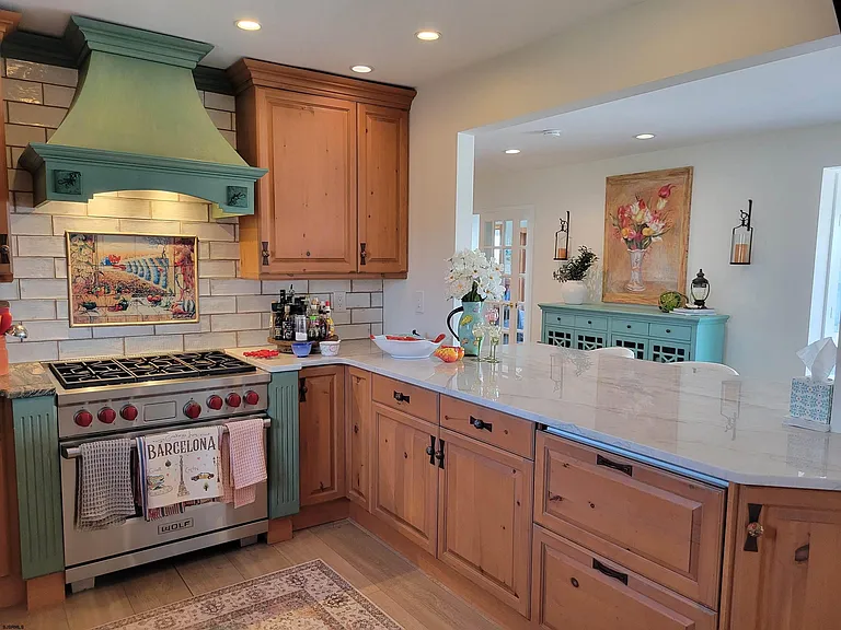8601 Fulton Ave — Photo 10