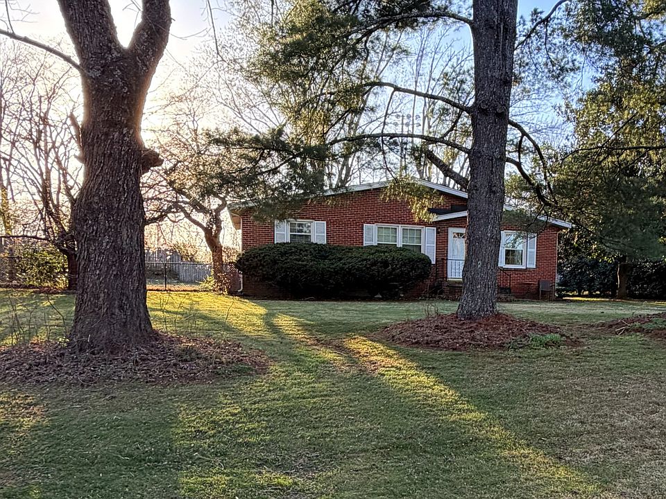 1st image of 211 Hamlett Dr