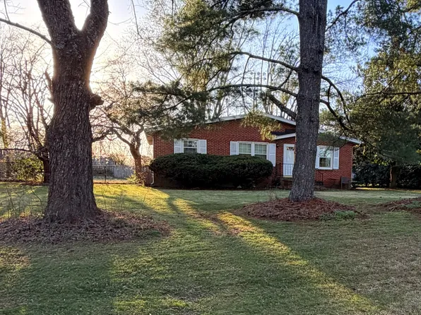211 Hamlett Dr, White House, TN 37188