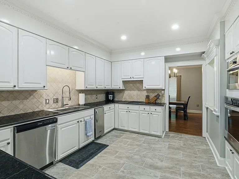 1540 Lakeside Dr #1540 — Photo 35