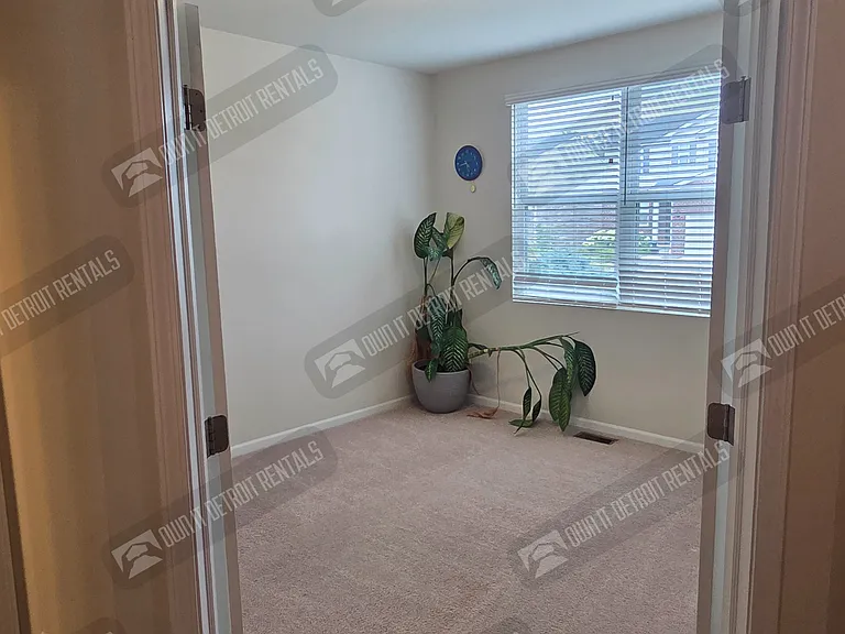 8151 Quincy Dr — Photo 15