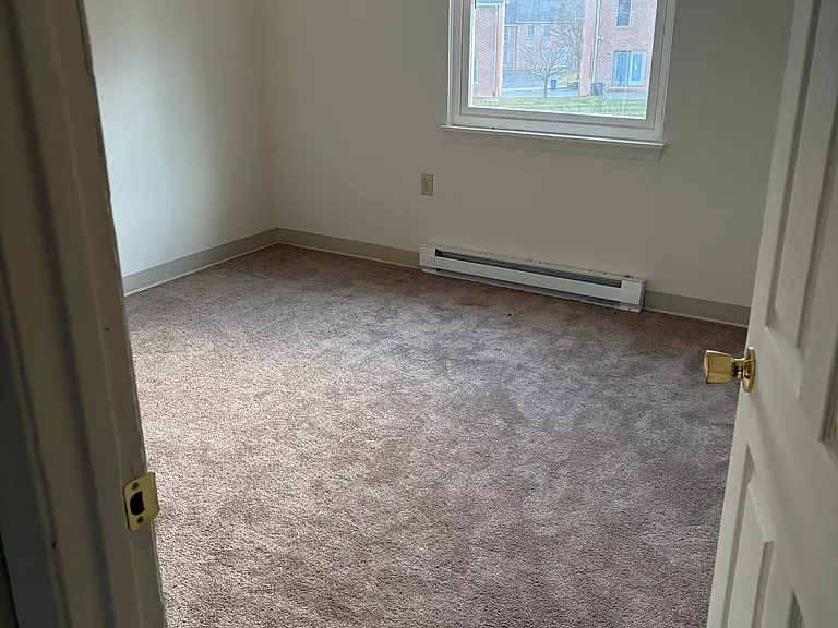 Londontowne and Robinwood Apartments — Photo 22