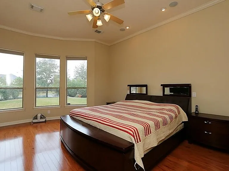 7610 Hampton Bay Ln — Photo 9