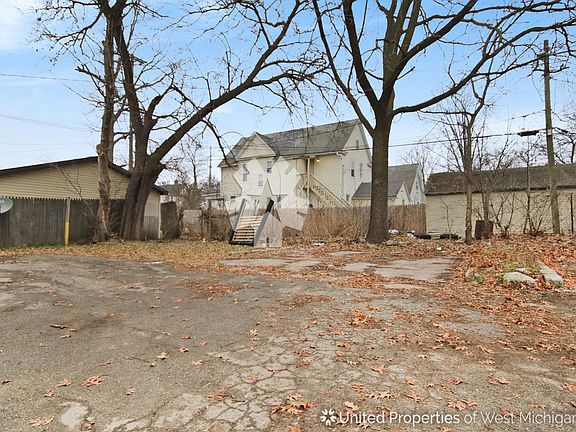 4th image of 1136 Madison Ave SE APT 2
