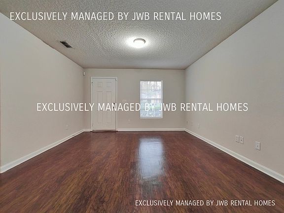 5th image of 8425 India Ave