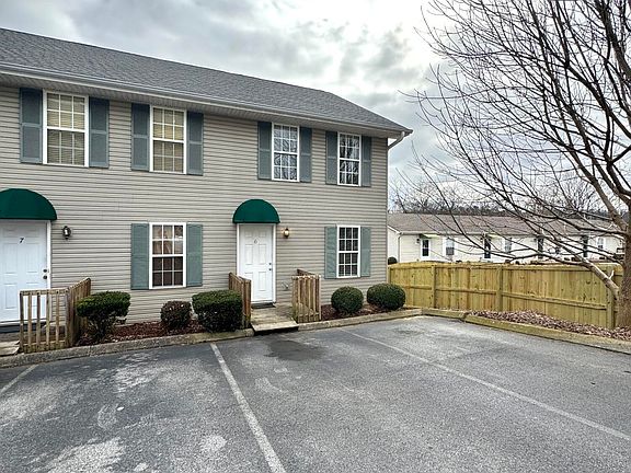 3rd image of 6 Lake Village Ct #6