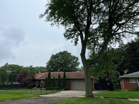 2nd image of 27315 Lathrup Blvd