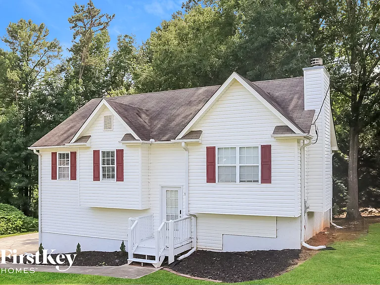 16 Pleasant Dr — Photo 2