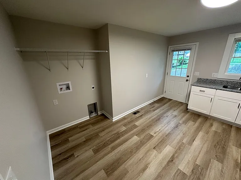 116 N Tarver Ave — Photo 5
