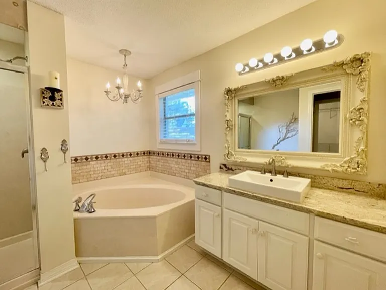 1315 Forest Shore Dr — Photo 17