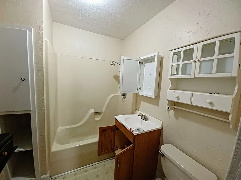 843 S Holyoke St — Photo 14