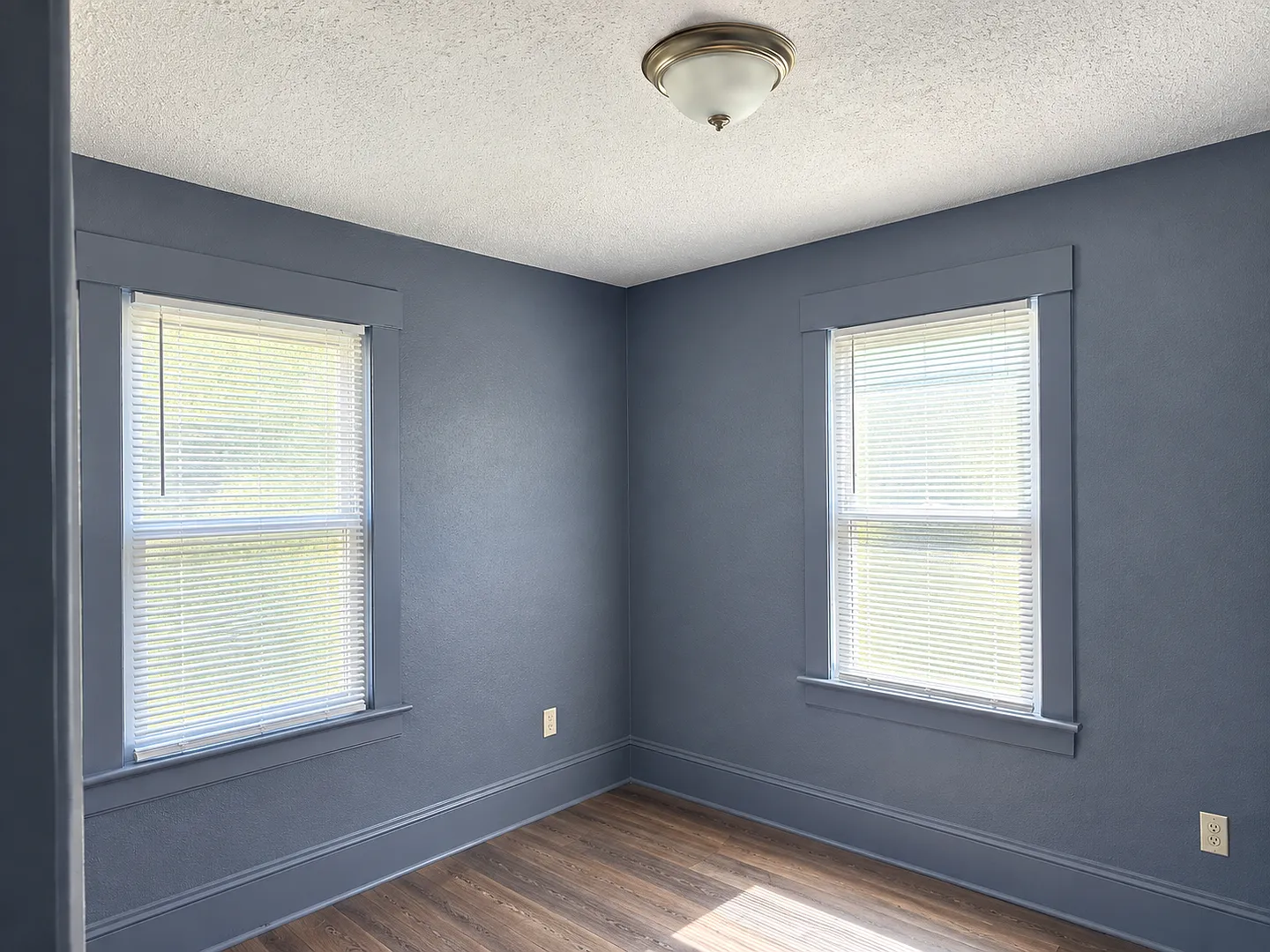 Available Now: Cozy 3-Bedroom Single-Family Home in a Prime Location — Photo 3