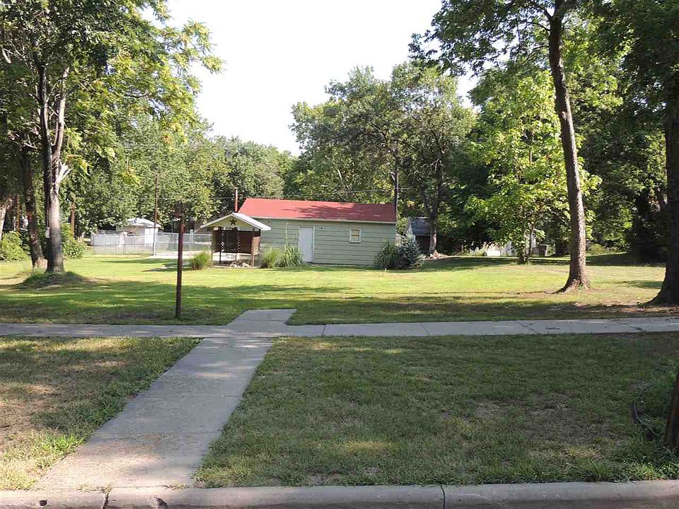 1st image of 713 Lane St