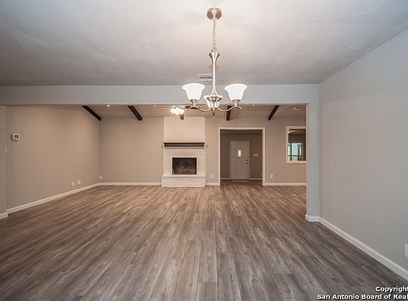 4th image of 120 Patrick Henry Dr