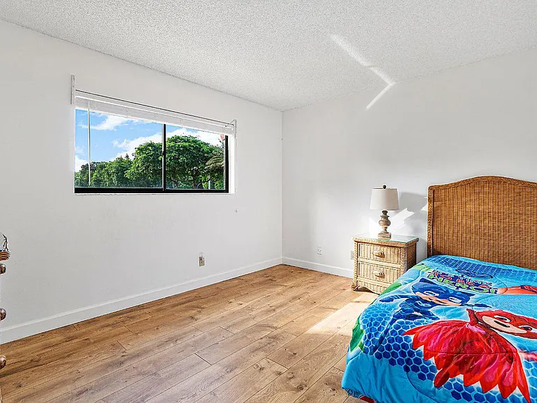 5520 Coach House Cir — Photo 13