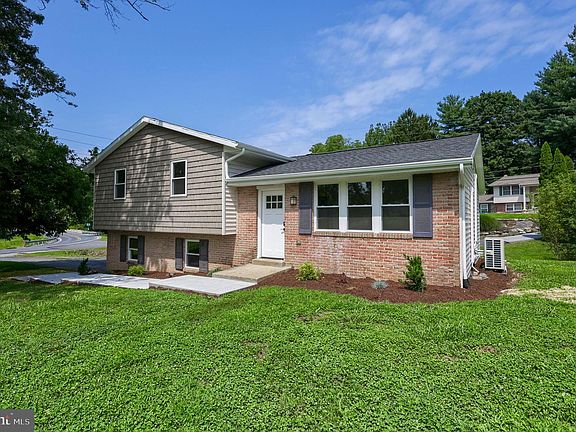 2nd image of 100 Spring Meadow Ln