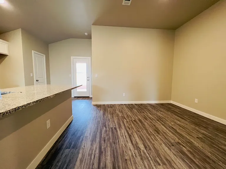 3208 Abbeville Ave — Photo 12