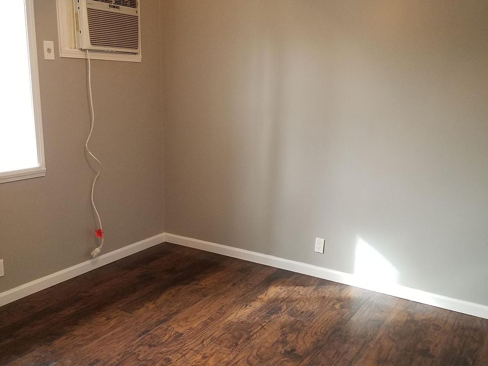 2nd image of 4115 Pinecroft Dr APT 3