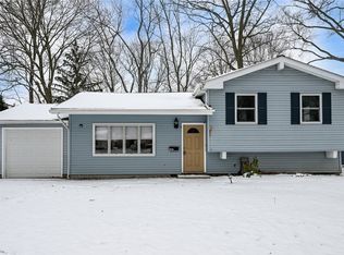 23993 Fairlawn Dr, North Olmsted, OH 44070
