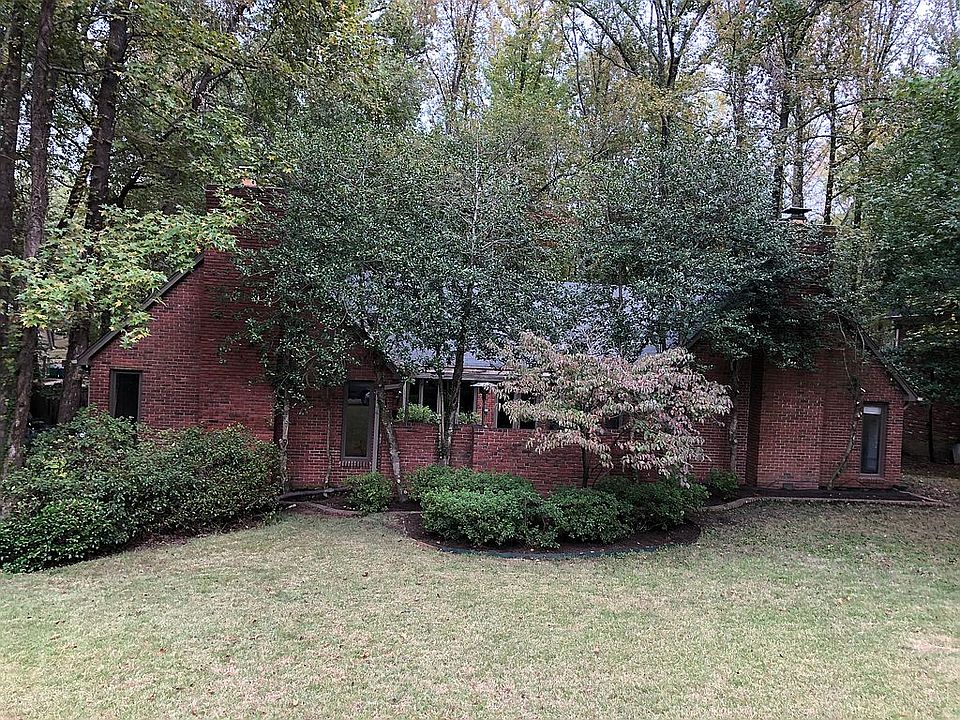 1st image of 2390 Windy Oaks Dr