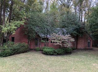 2390 Windy Oaks Dr, Germantown, TN 38139