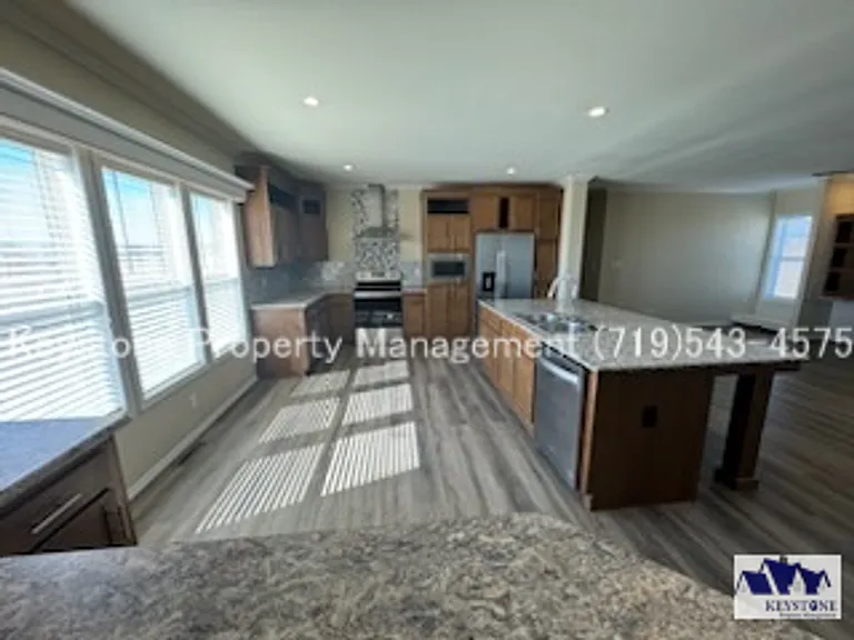 1051 E Platteville Blvd — Photo 10