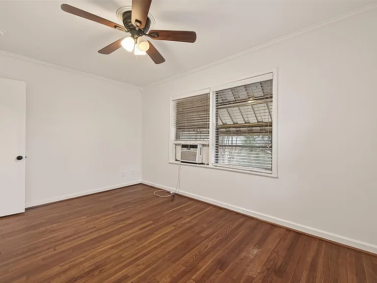 2021 Southgate Blvd #6 — Photo 21