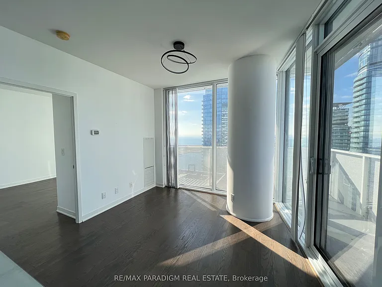 100 Harbour St #6002 — Photo 4
