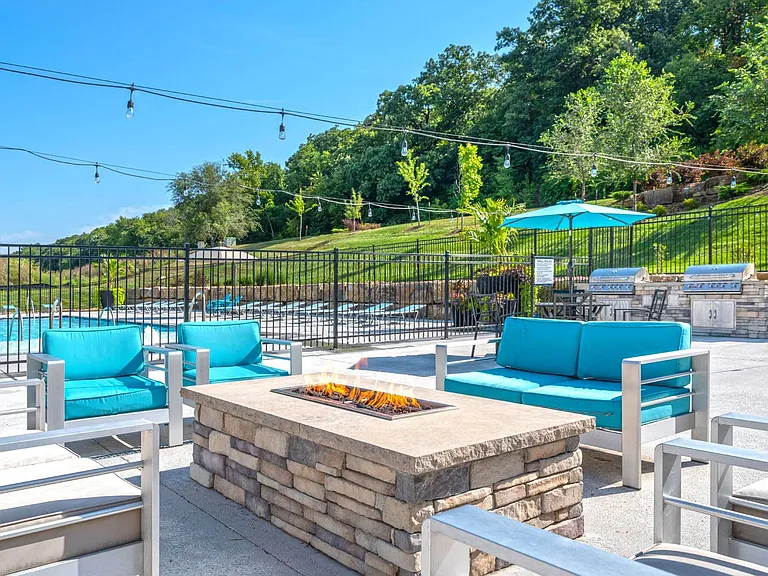 Thrive at Creekside Apartments and Townhomes — Photo 25