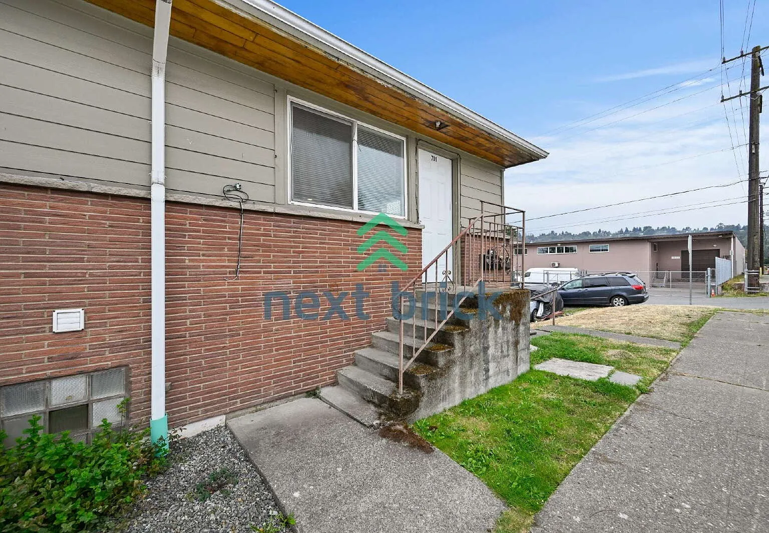 "Charming 2-Bed Home in Seattle's Heart Cozy 750 Sq Ft Gem!" — Photo 2