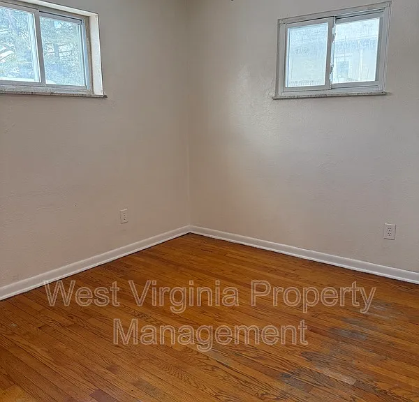 309 E Prince St — Photo 14