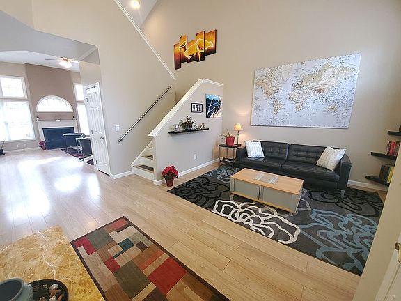 5th image of 109 Lake Hickory Ct