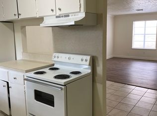 211 N Bates St #B, Alvin, TX 77511