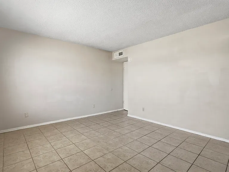 2918 E Glen Dr #B — Photo 23