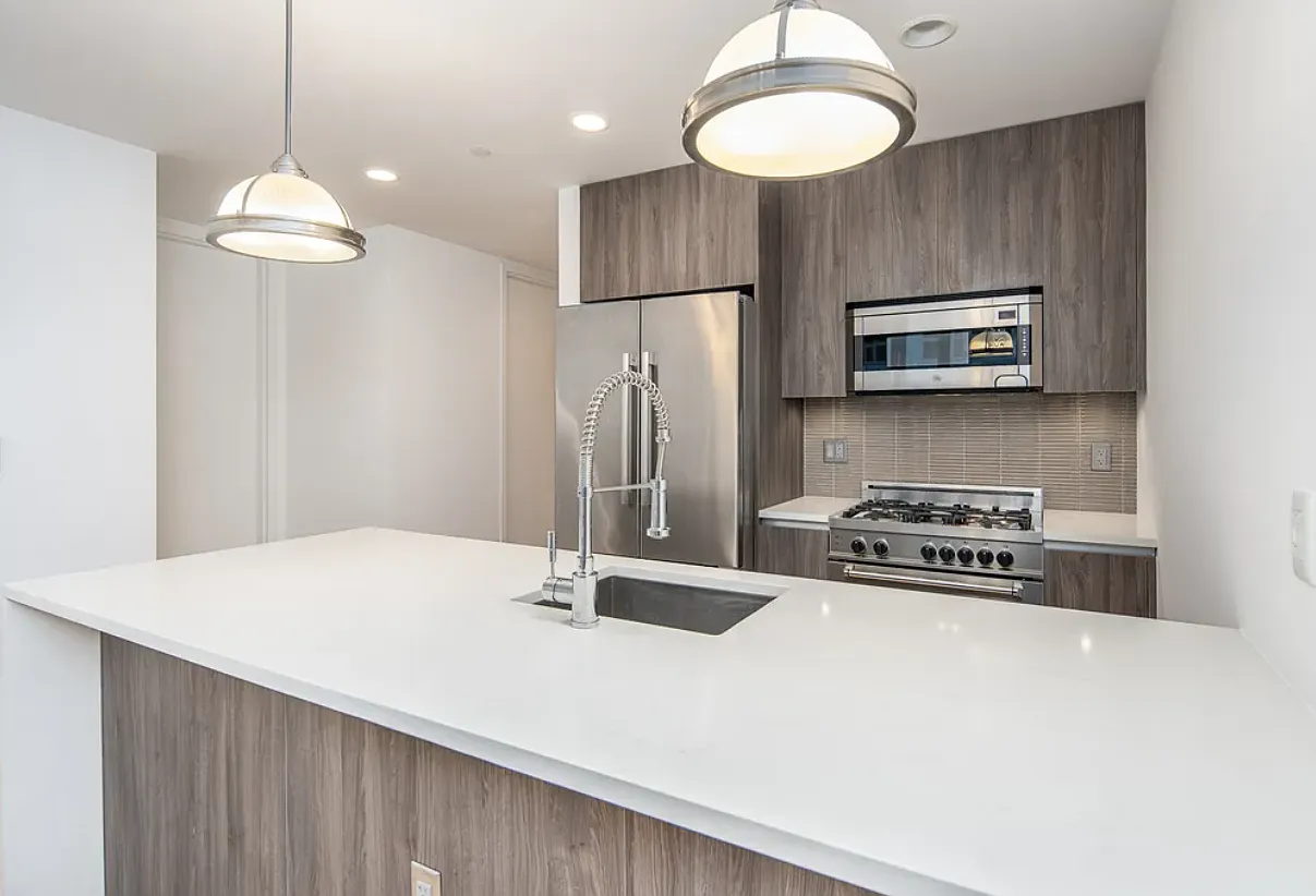 1 bed, 721 sqft, $3,843 — Photo 2