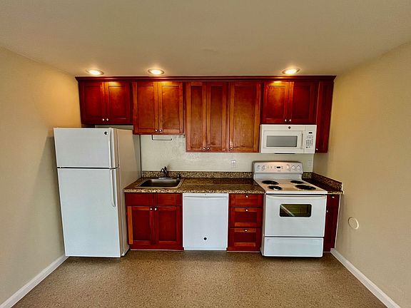 3rd image of 6438 Geary Blvd #304