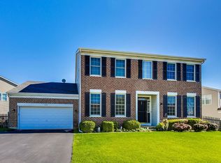 1605 S Falcon Dr, Libertyville, IL 60048