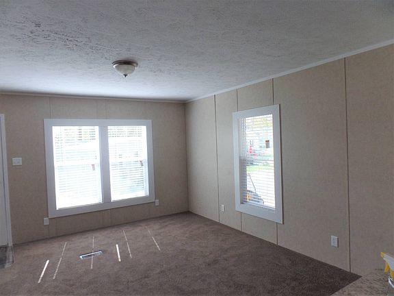 3rd image of 404 Bayhead Dr
