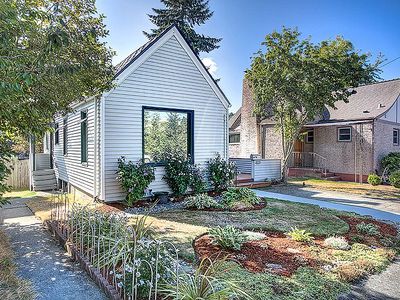 6516 Linden Ave N, Seattle, WA, 98103
