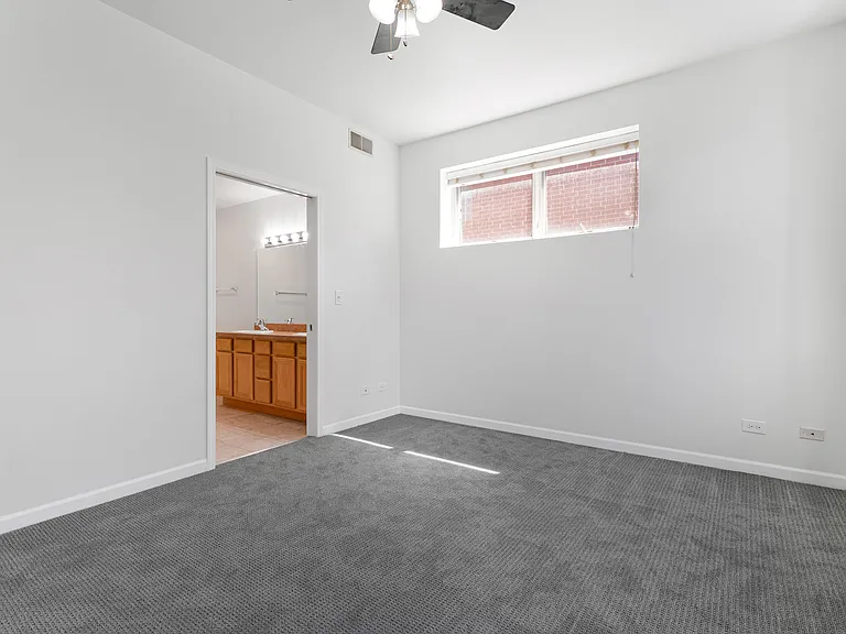 2307 W Wolfram St #312 — Photo 13