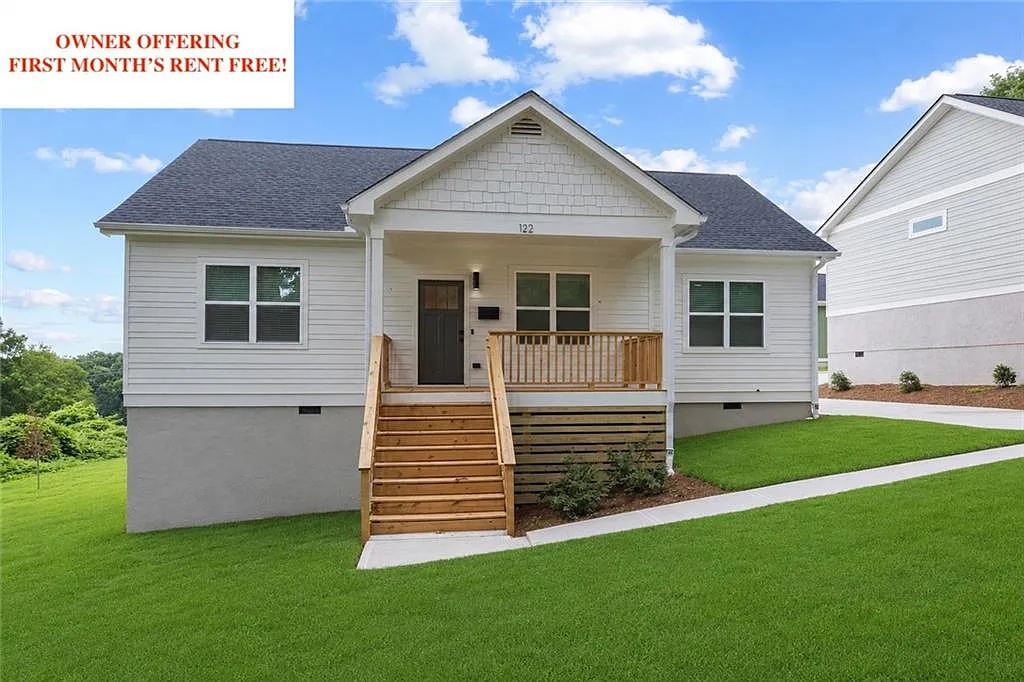 4 bed, 2.0 bath, 1310 sqft, $2,880 — Photo 1