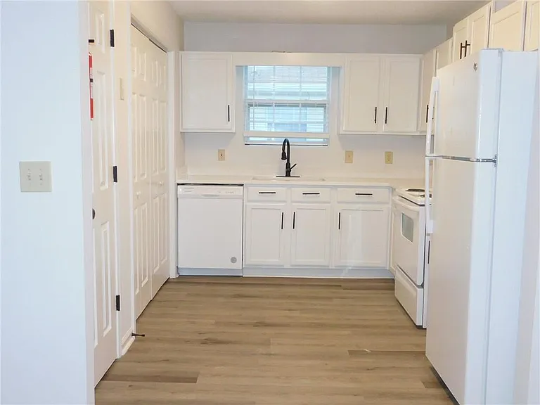 107L Rock Garden Pl — Photo 3