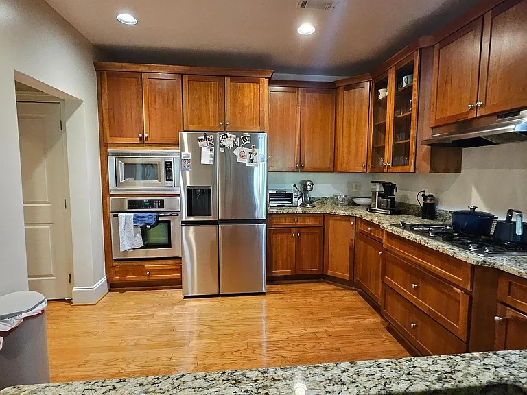 600 2nd St #303 — Photo 14