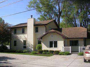 7726 Irvington Rd, Omaha, NE 68122