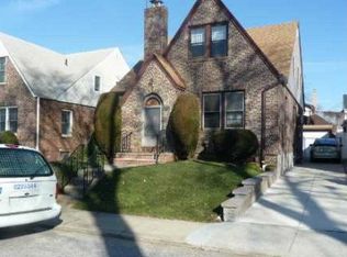 16635 25th Ave, Whitestone, NY 11357