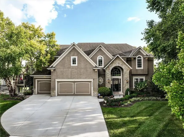 10025 Warwick St, Lenexa, KS 66220