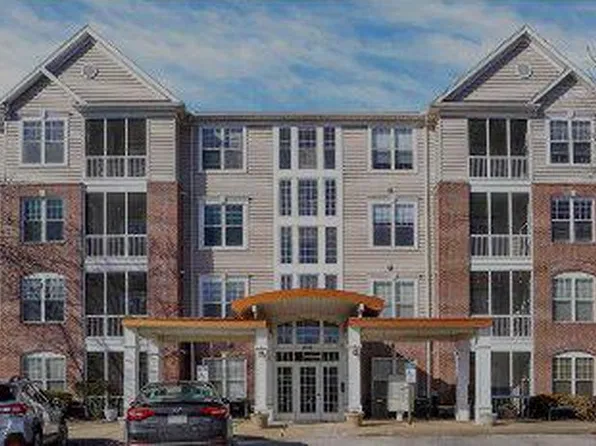 1010 Crest Way APT 202, York, PA 17403