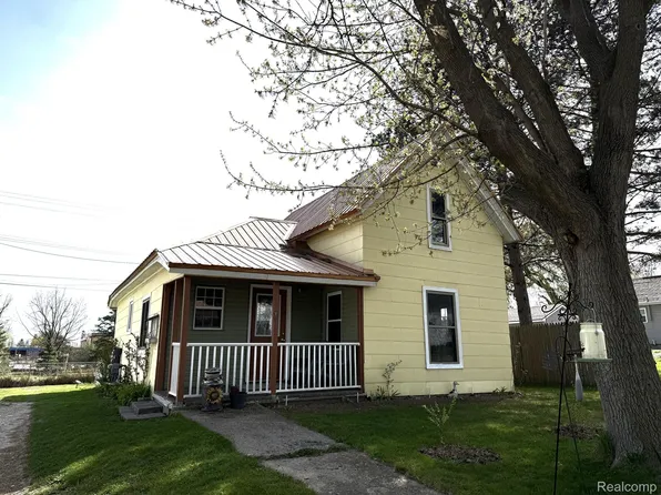 183 W Gamble St, Caro, MI 48723