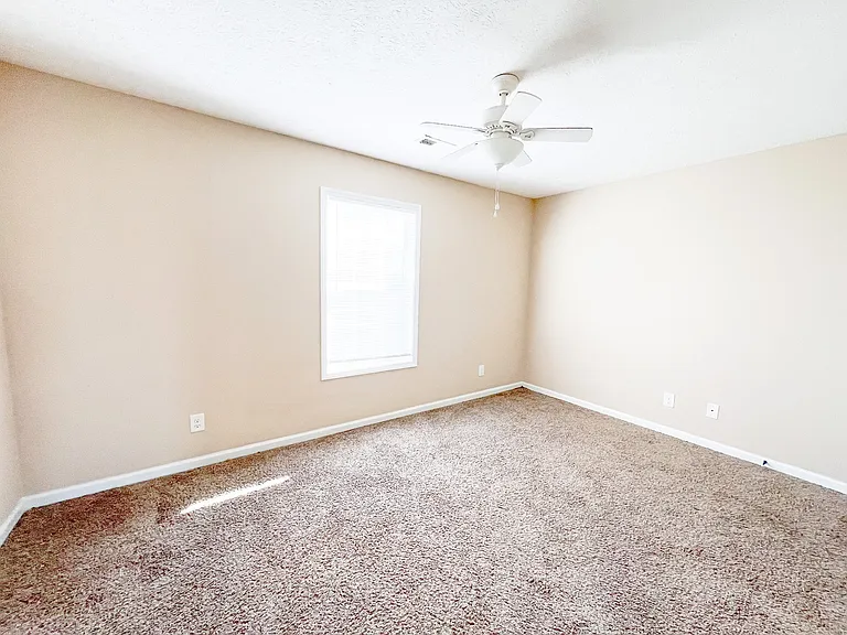 685 Oliver Loop #D — Photo 6