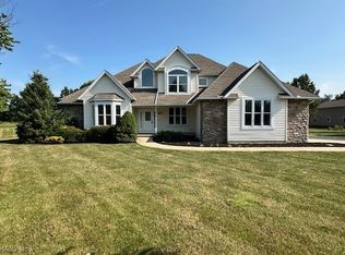 26678 Crocker Lndg, Columbia Station, OH 44028